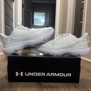 Under Armour Light Gray Running Shoes